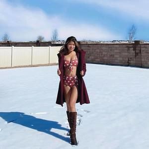 Meet your Posher, Xenia